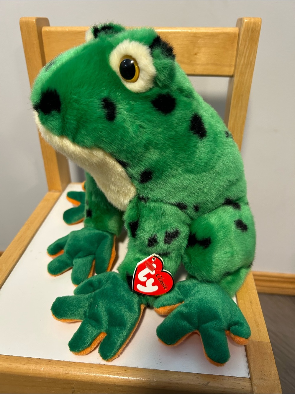 Ty Classic Beanie “Lilypad” Green Plush Frog with Cream Belly